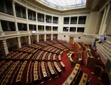 Ενδοκυβερνητικοί «τριγμοί» από την... «αλλαγή φύλου στα 15» και τη νομιμοποίηση της «Τουρκικής Ένωσης Ξάνθης»